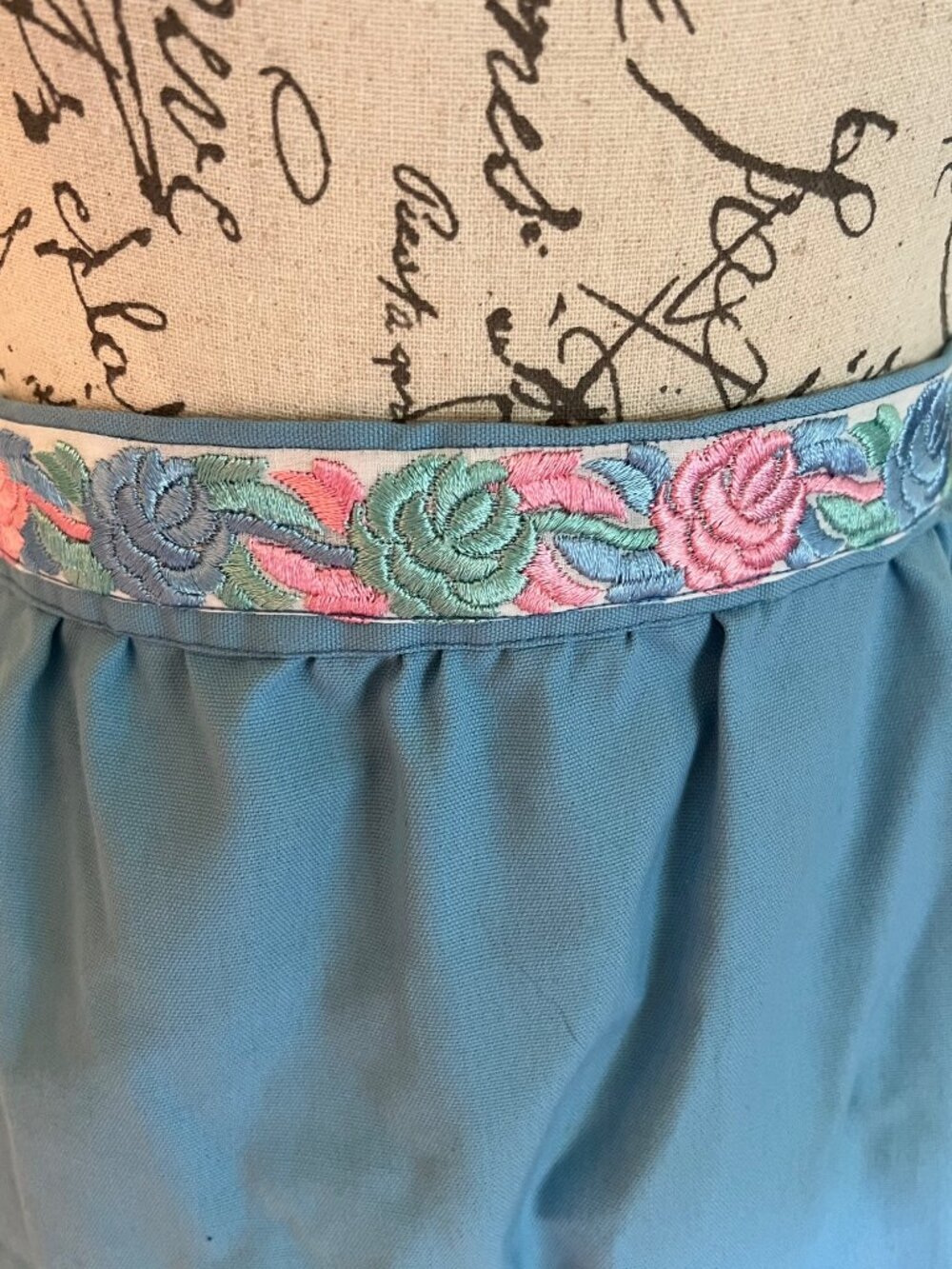 Vintage Handmade Tie Back Half Apron Blue Floral 22" Length Retro 70s 60s - Picture 4 of 7
